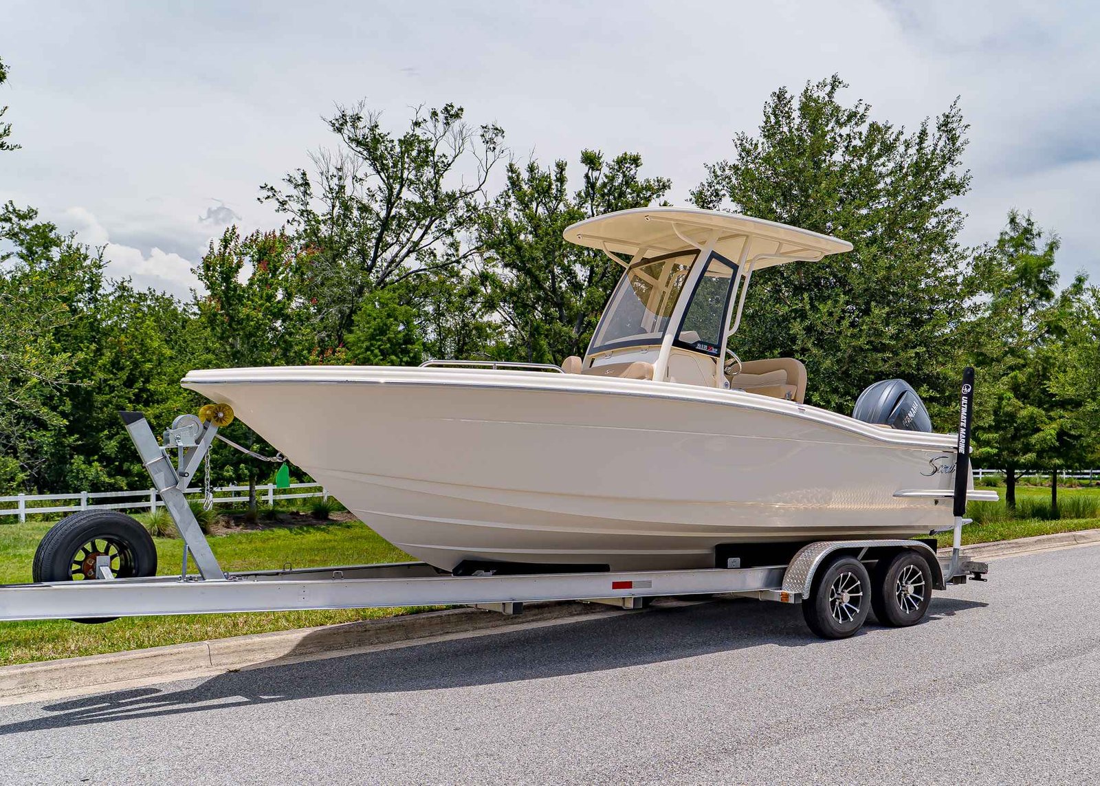 Center Console Showdown: Scout 215 vs. 235 XSF Models