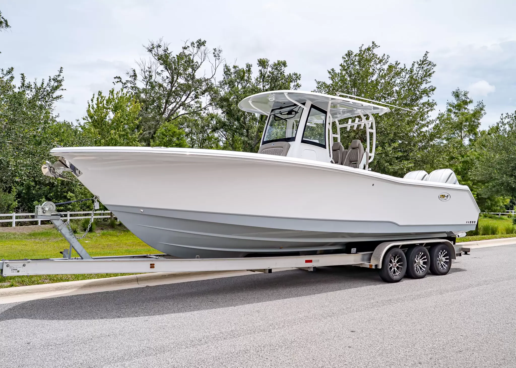 2027 Sea Hunt Gamefish 30 CB (SH467)