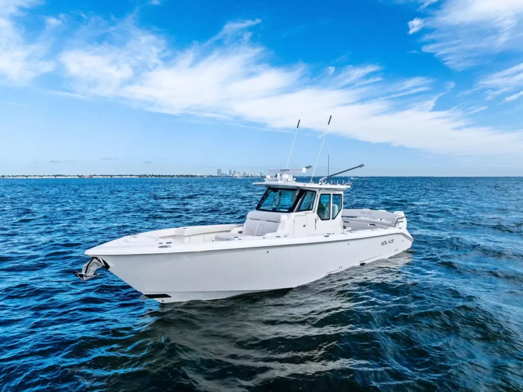 2026 SOLACE 37 Pilothouse (UM-036PH) WHITE